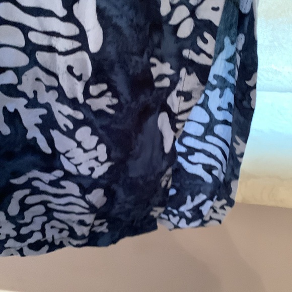 Long, beautiful dress. Smoke & pet free. - Picture 5 of 9